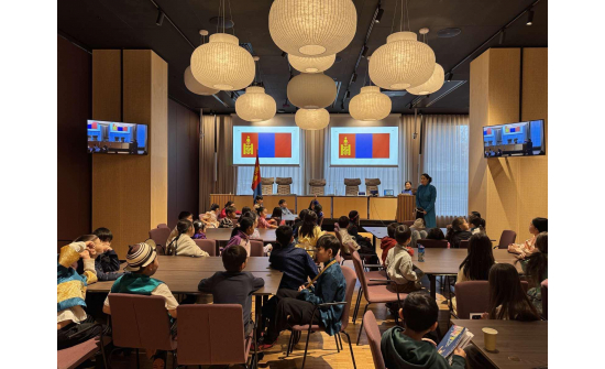 СТОКХОЛМ ХОТЫН ЕБС-ИУДАД СУРАЛЦАГЧ МОНГОЛ ХҮҮХДҮҮДЭД   “МОНГОЛ УЛСЫН ТУСГААР ТОГТНОЛ, ҮНДСЭН ХУУЛЬ” ӨДӨРЛӨГ ЗОХИОН БАЙГУУЛАВ