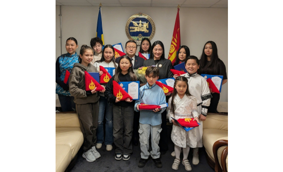 ДЭЛХИЙН МОНГОЛЧУУДЫН АНХДУГААР НААДАМД УРИГДАН ОРОЛЦСОН БЯЦХАН УРАН БҮТЭЭЛЧДЭД ТАЛАРХАЛ ИЛЭРХИЙЛЭВ