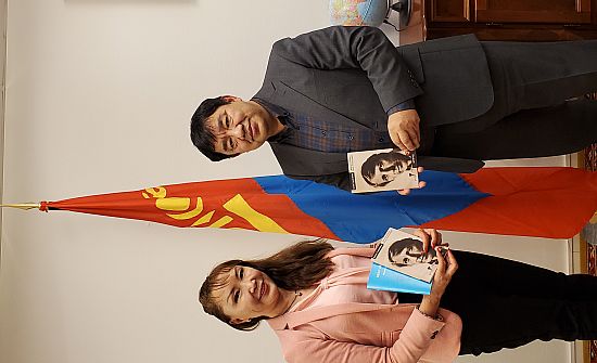 Нобелийн шагналт Шведийн адларт зохиолч Томас Транстомерийн шүлгийн түүвэр монгол хэлнээ орчуулагдав